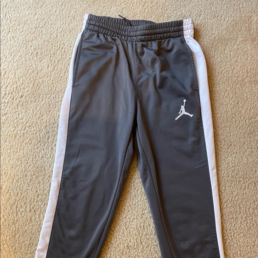 Jordan boys L pants